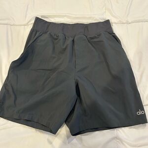 ALO Yoga Men's Charcoal Athletic Shorts